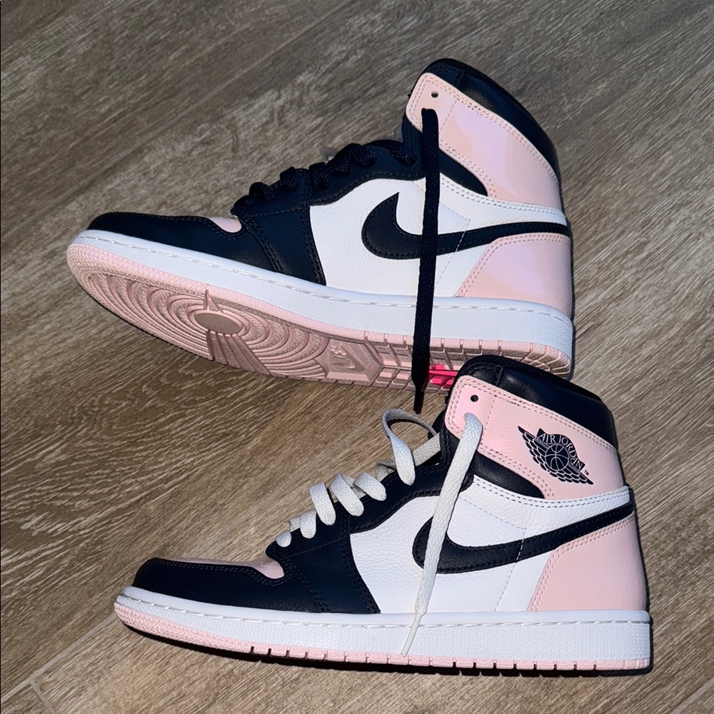 Wmns Air Jordan 1 Retro High OG SE 'Bubble Gum' – Size US 8.5 W